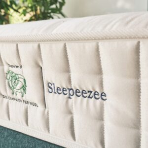 Life image of a Sleepeezee Wool Luxe 1200 mattress.